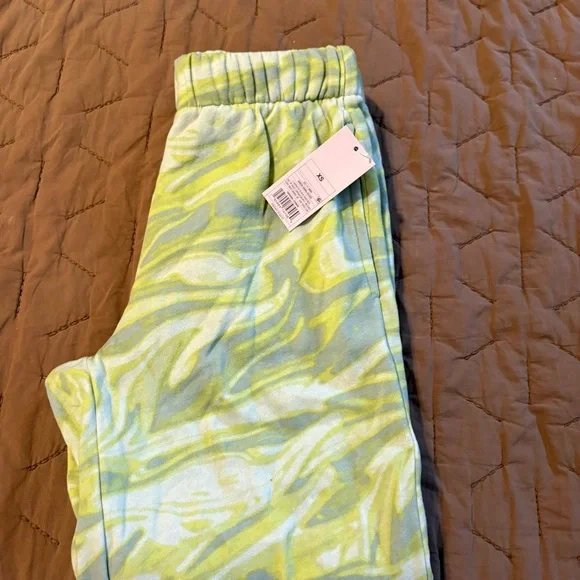 Wild Fable Green and Gray Patterned Joggers - Picture 3 of 3